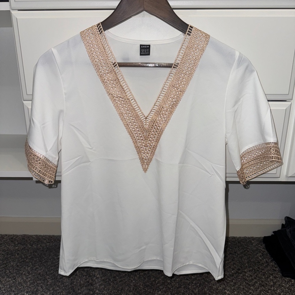 NEW Hobo Chic White and Tan Women's Top